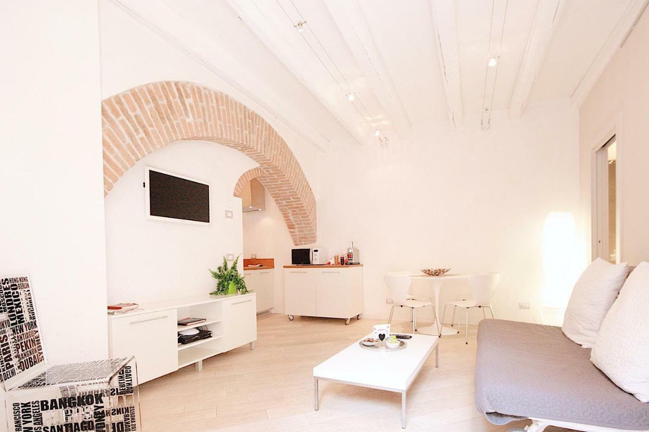 Le Nuove Cadreghe Apartments Verona Bagian luar foto
