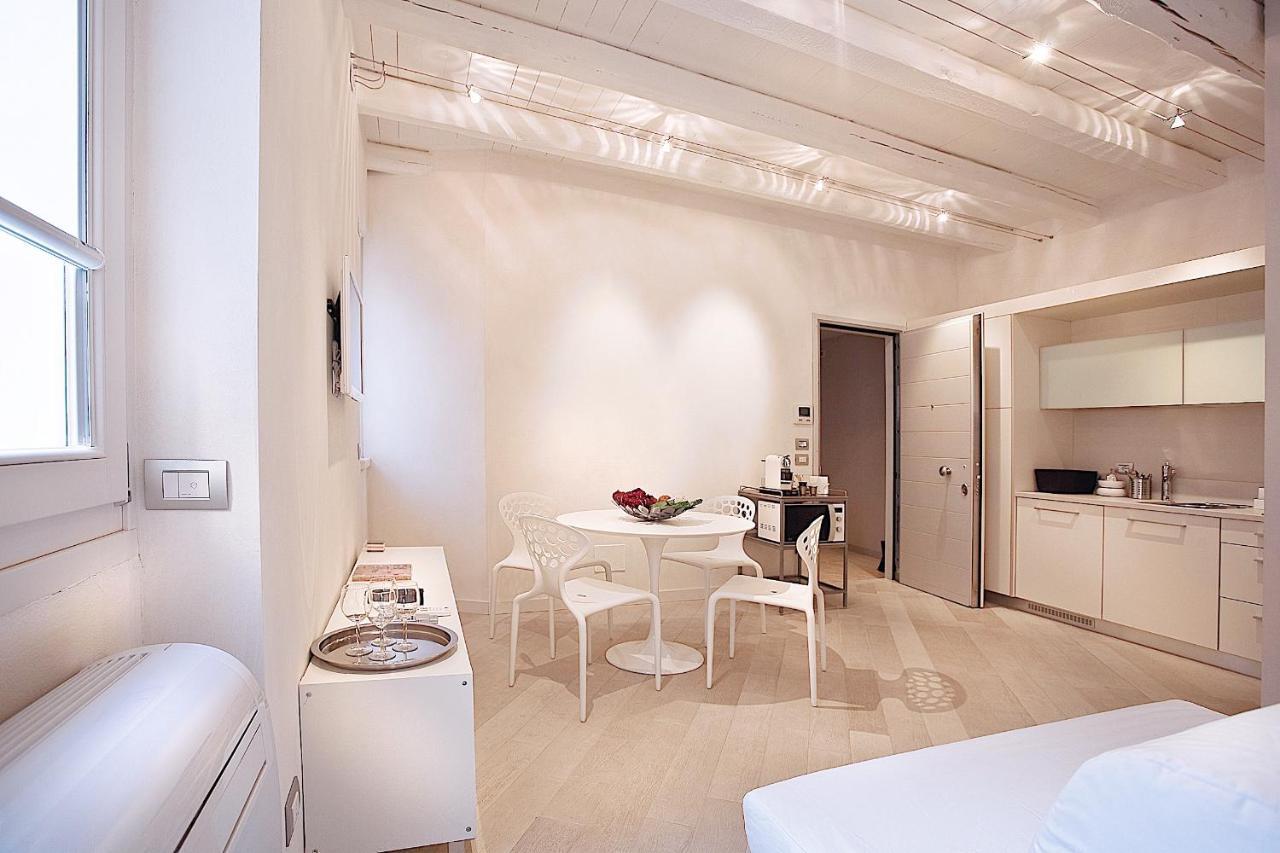 Le Nuove Cadreghe Apartments Verona Bagian luar foto
