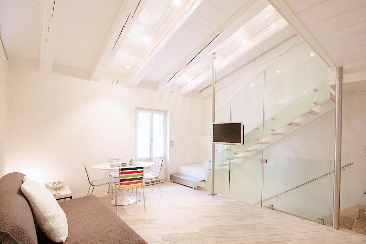Le Nuove Cadreghe Apartments Verona Bagian luar foto